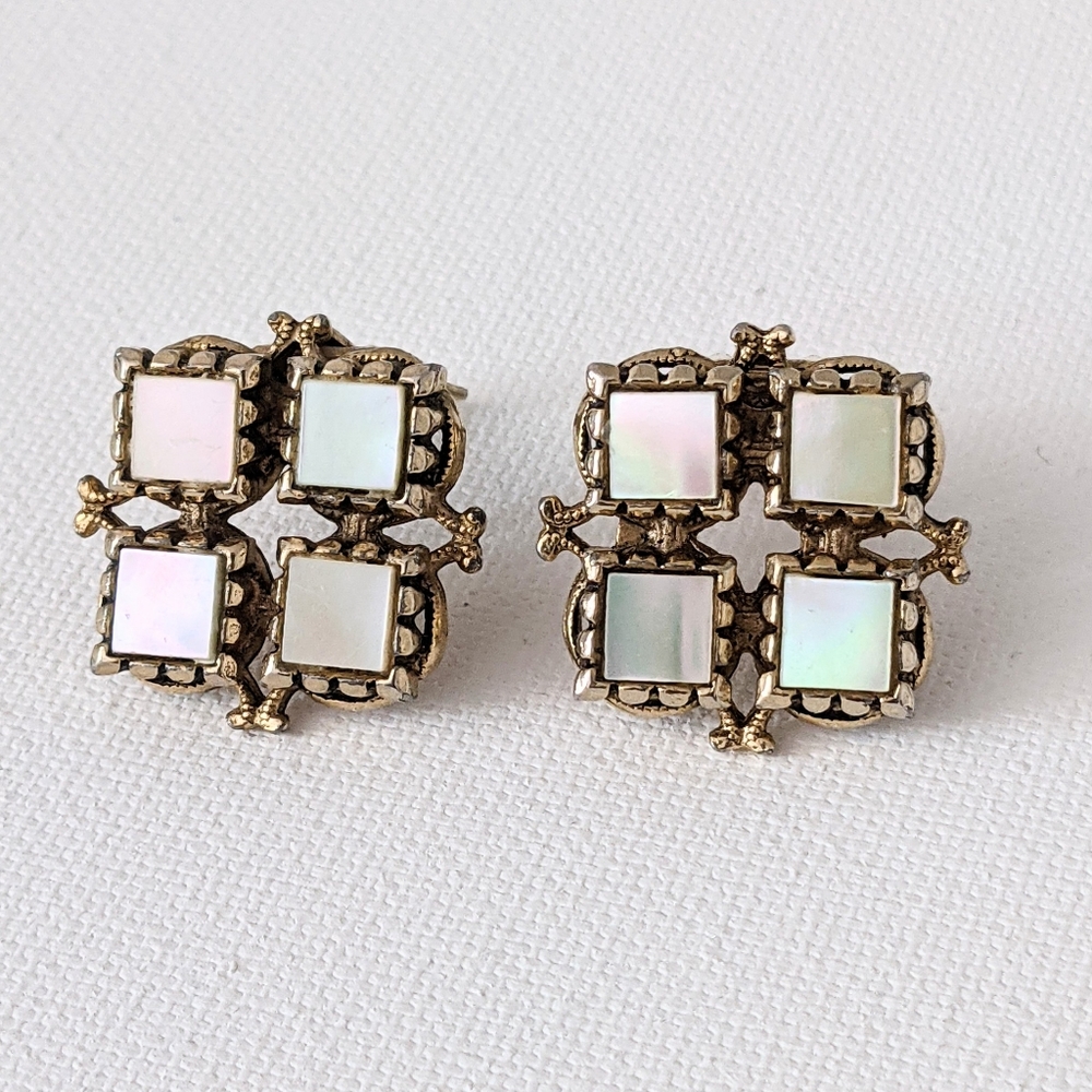 Vintage Elegant Shells Clip On Earrings